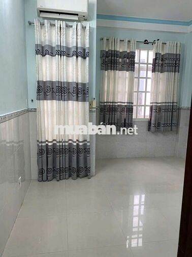 nhà sát mt căn góc tr L 2 lầu sân thượng 3pn Ngô Gia Tự p9 Q10