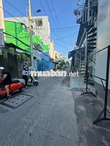 CHO THUÊ NHÀ NGUYÊN CĂN 1 TRỆT 3 LẦU, DT 4×15 CÓ 5PN,5WC. HẺM XE HƠI