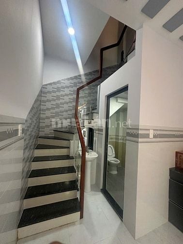 BÁN NHÀ 1 TRẼT 1 LẦU  MỚI XÂY 