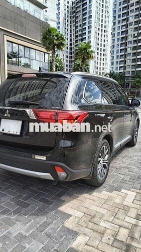 Mitsubishi Outlander 2.4 Premium 2018 Đen