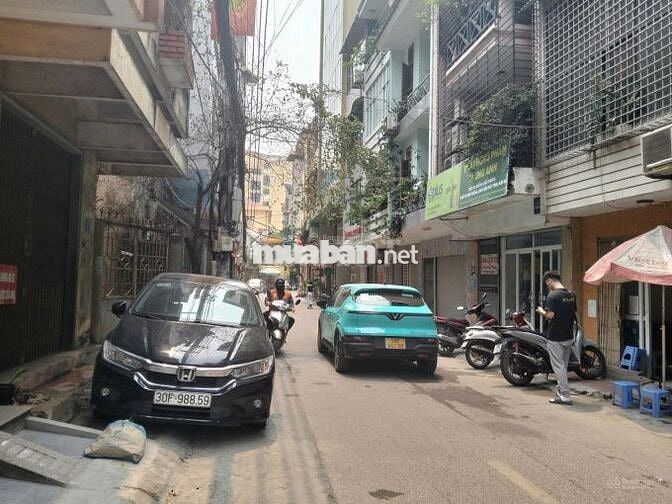 100 đại an văn quán ô tô tránh 4 tầng vừa ở vừa kinh doanh