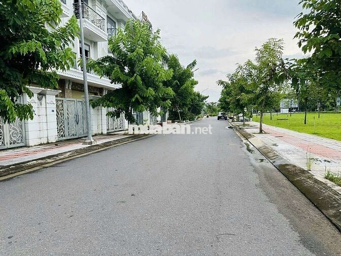Bán nhà 1 trệt 2 lầu khu dân cư Bửu Long 3