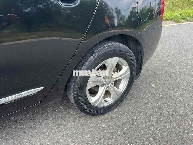 cần bán kia carens sx 2015 MT