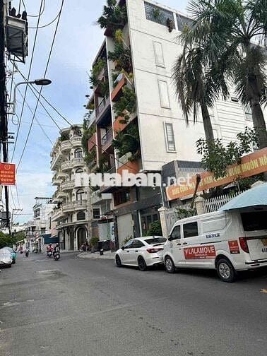 Ngôi nhà đẹp lổng lẩy và sang trọng Hẻm Xe Hơi ngủ trong nhà ,