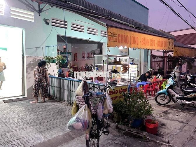 nhà 1 chệch 1 lầu mặt tiền đường cây me 5tr