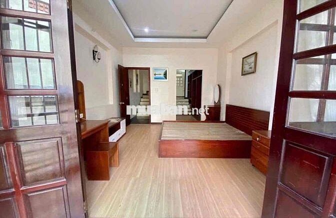 Cho thuê nhà HXH Huỳnh văn Bánh 4x18m trệt Lững 2L st