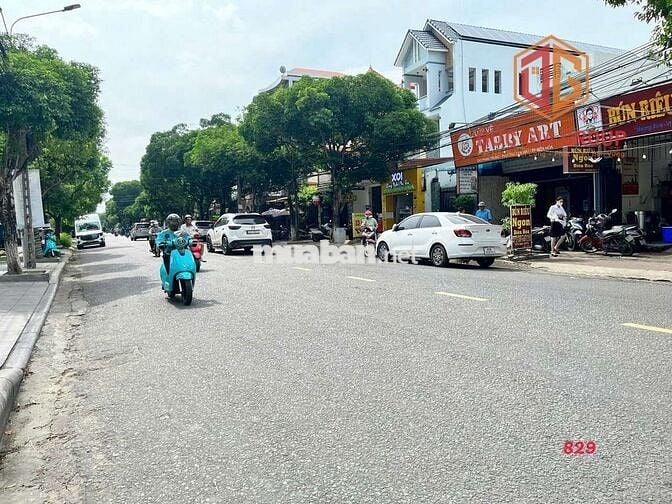 Bán nhà 1 trệt 2 lầu mặt tiền Phan Trung 245m2
