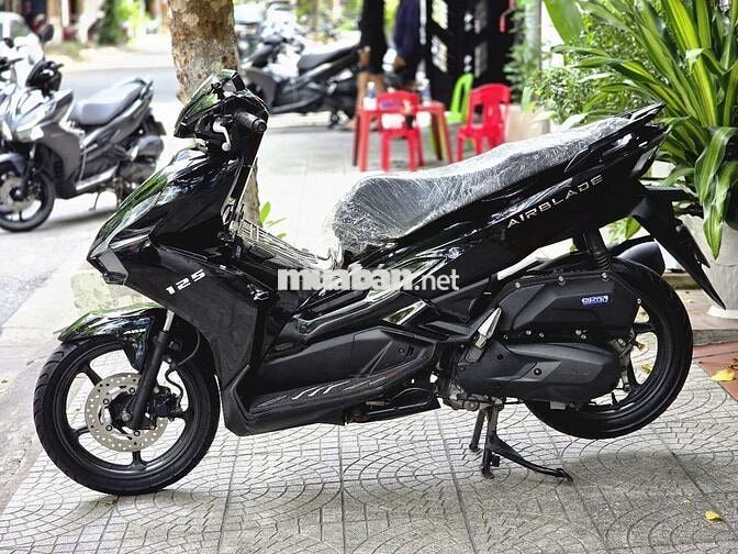 Honda Air Blade 125 4 val Đen bóng