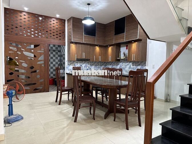 CHO THUÊ NHÀ 3 TẦNG MẶT TIỀN PHÙNG CHÍ KIÊN , 3 PN 