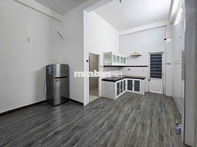 Cho thuê nhà 2 tầng MT đường BÙI HỮU NGHĨA -sát biển Giá 11tr/tháng