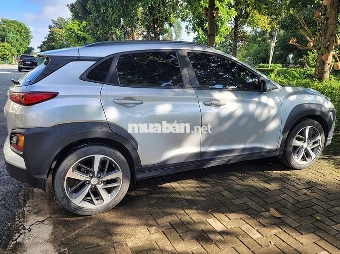 Hyundai Kona Đặc biệt 2020 Bạc 35.000 km