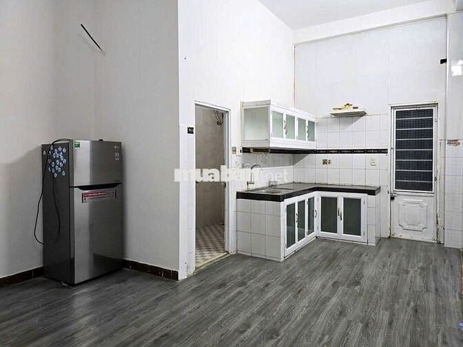 Cho thuê nhà 2 tầng MT đường BÙI HỮU NGHĨA -sát biển Giá 11tr/tháng