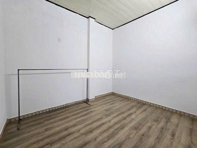 Cho thuê nhà 2 tầng MT đường BÙI HỮU NGHĨA -sát biển Giá 11tr/tháng