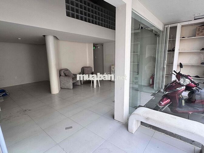 Cho thuê MT 8x7m Lương Hữu Khánh sát Nguyễn Thị Minh Khai Q1