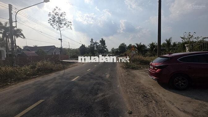 Bán đất MT DH619, 4,5 tỷ TL, DT đất 1.620m2 có 300m2 đất XD, MG 2%