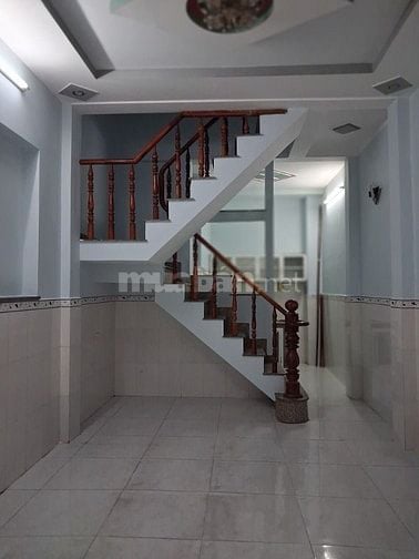 Cho thuê nhà 2lầu 3pn (3.5m x 8m) đường Lê văn Khương vào 30m 
