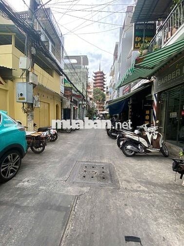 Phòng máy lạnh thoáng 11m2, gần Chùa Việt Nam Quốc tự, 3.2, q10, 2.3tr
