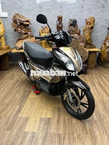 Suzuki Hayate dàn áo liền lạc, máy êm ru