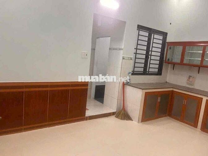 Cho thuê nhà đường 6 Linh Tây gần chợ thủ đức 3PN 3WC giá 12,5tr