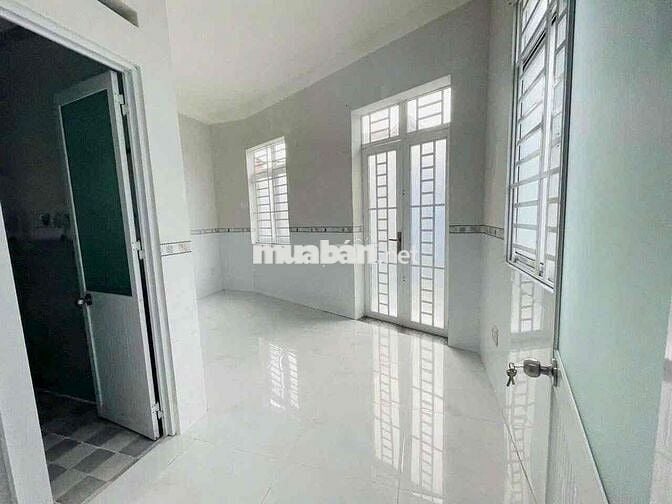 Cho thuê nhà đường ô tô Lê Văn Chí 2PN 4WC giá 10tr/th