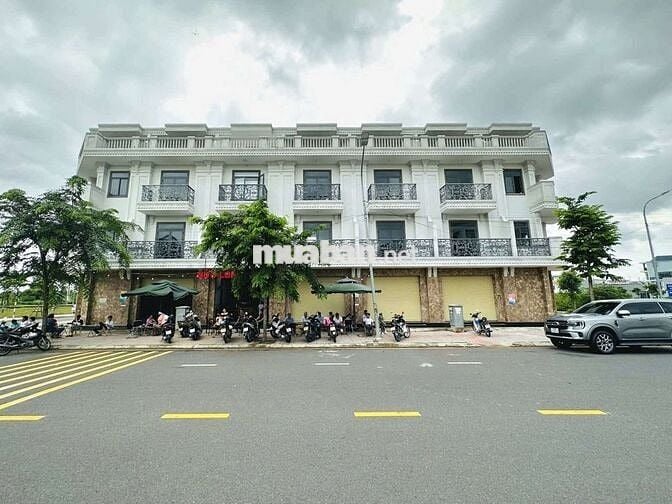 Bán nhà 1 trệt 3 lầu khu dân cư Bửu Long 3