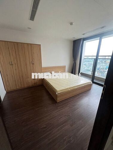 Cho thuê sunshine city 132m,4pn giá 19 triệu quận 7