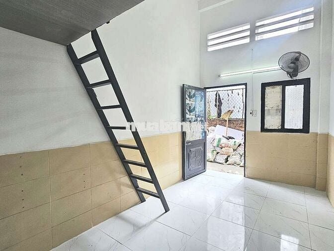 CHDV Full Ban Công Thoáng Sát ĐH HUIT - Gác Cao 2m, Giờ Tự Do, Giá SV