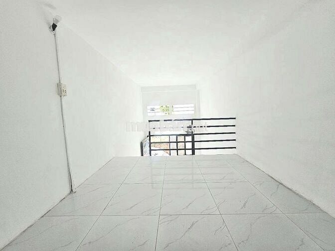 CHDV Full Ban Công Thoáng Sát ĐH HUIT - Gác Cao 2m, Giờ Tự Do, Giá SV