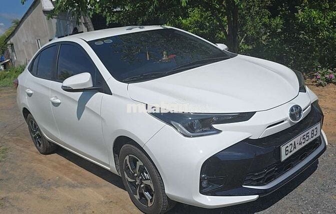 Toyota Vios E-CVT Trắng 5 chỗ