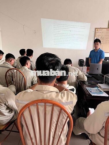 Lái xe tải chạy hàng Sân Bay Nội Bài