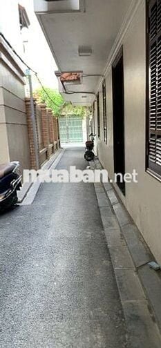 Chính chủ em bán gấp lô đất, 80m2 full cư đã có sổ đỏ, công chứng ngay