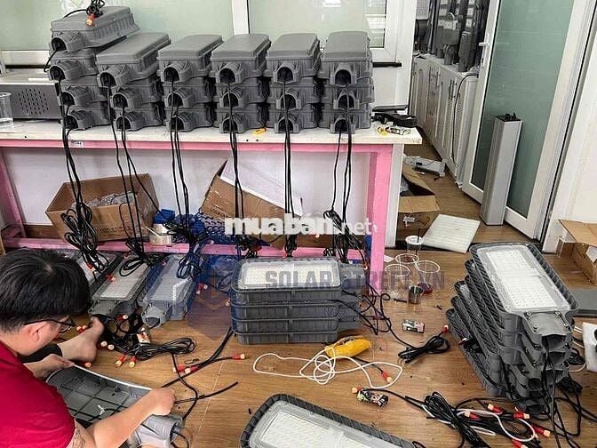 TUYỂN NHÂN VIÊN LIVESTREAM ĐÈN NĂNG LƯỢNG MT