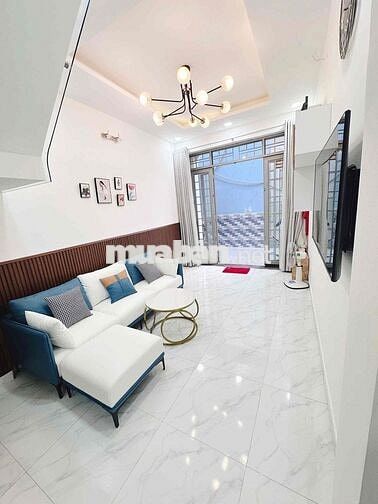 nhà 2 mặt hẻm cách hẻm xe tải chỉ 15m