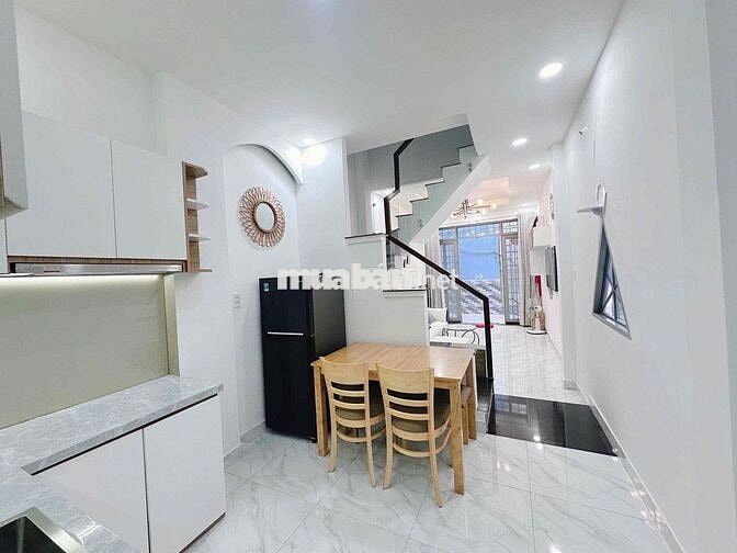 nhà 2 mặt hẻm cách hẻm xe tải chỉ 15m