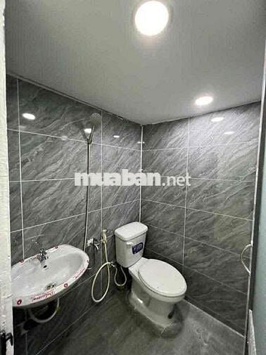 Do về quê gấp nên em pass lại phòng vào ở liền ( hỗ trọ cọc 1tr)
