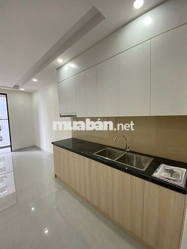 Cho thuê 47m2 hồ bơi nhà trống sẵn ở ngay
