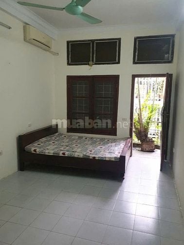 Cho thuê nhà 5 tầng mới phố Đội Cấn - Linh Lang 