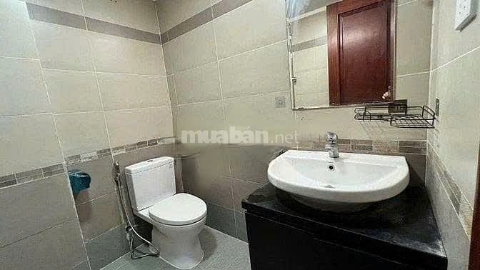 Cho thuê nhà 5 tầng mới phố Đội Cấn - Linh Lang 