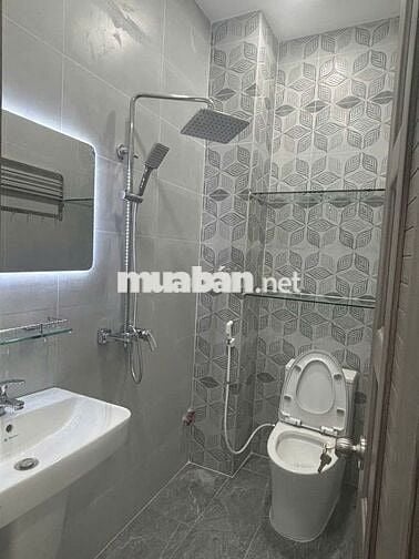Cần bán nhà mặt tiền đường Nguyễn Tiểu La 202/….  Phường 08