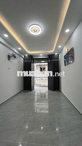 Cần bán nhà mặt tiền đường Nguyễn Tiểu La 202/….  Phường 08