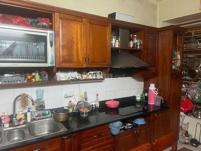 Cho thuê nhà 5 tầng mới phố Đội Cấn - Linh Lang 