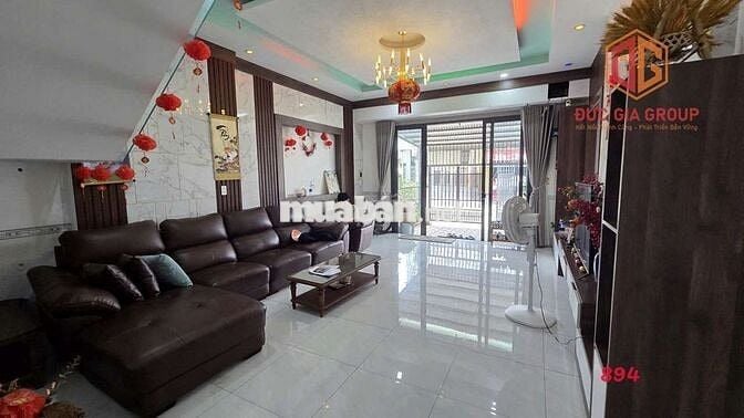 Bán nhà 1 trệt 2 lầu khu dân cư Tân Phong