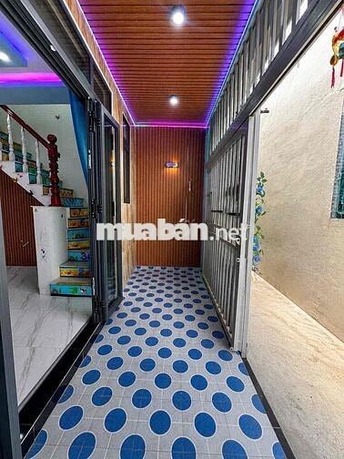 NHÀ LẦU GIÁ RẺ HẺM 90 HÙNG VƯƠNG - P,NINH KIỀU