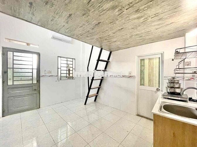 Phòng Gác Lửng Tiện Nghi Ngay Sân Bay, CV Gia Định