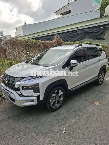 Mitsubishi Xpander Cross 2022 Trắng 7 chỗ