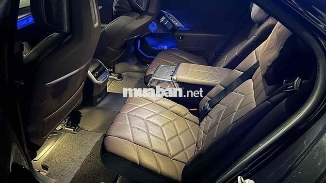 BMW 740i Pure Excellence 2023 Đen 4700km