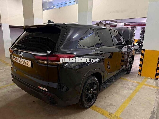Toyota Innova Cross 2025 Số tự động 7 chỗ Đen