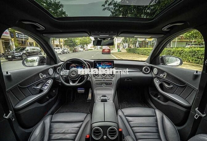 Mercedes C300 AMG 2021 màu Trắng 33.000 mls
