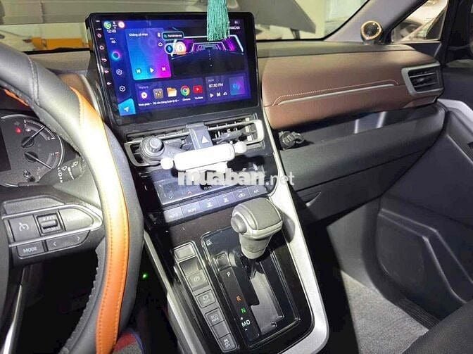 Toyota Innova Cross 2025 Số tự động 7 chỗ Đen