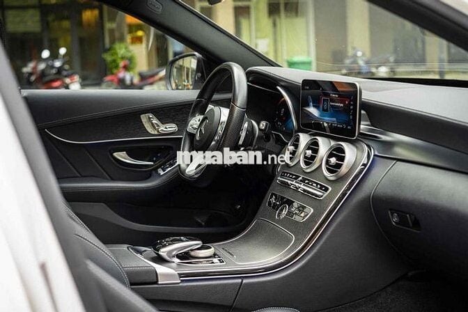 Mercedes C300 AMG 2021 màu Trắng 33.000 mls